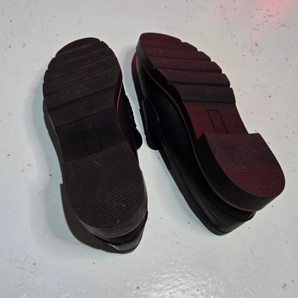 Women's Blondo Waterproof Black Leather Loafers 9.5